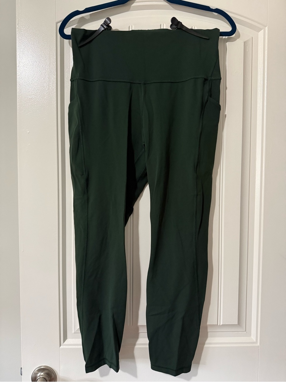 Lululemon Cropped Legging w/ side and waist band pocket